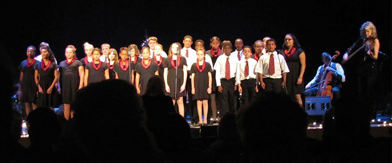 Kurn Hattin Children’s Choir Gets Encore with Natalie MacMaster, Lights Up the Holidays at the Vermont State House