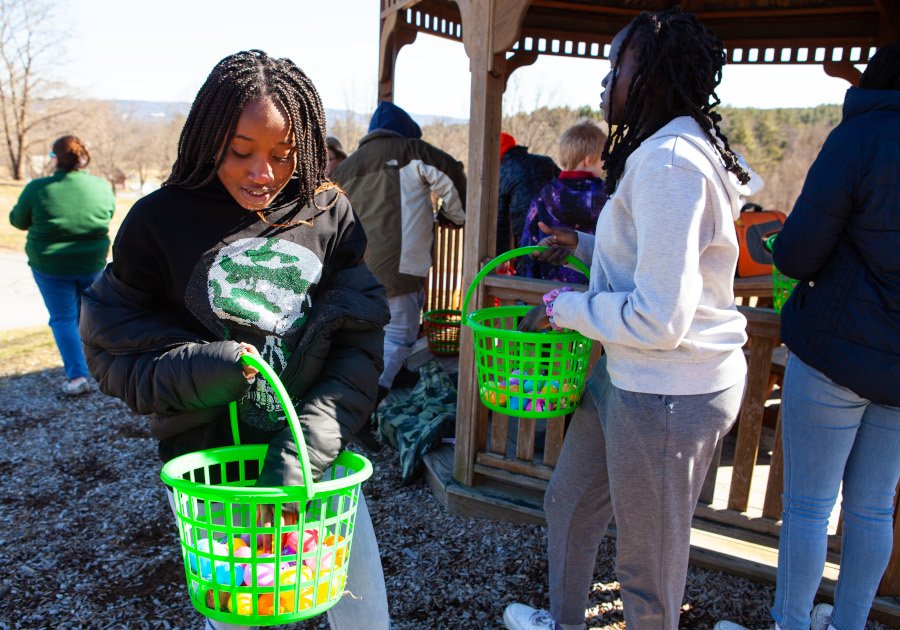 KHH Children Enjoy Hunting for Colorful Eggs